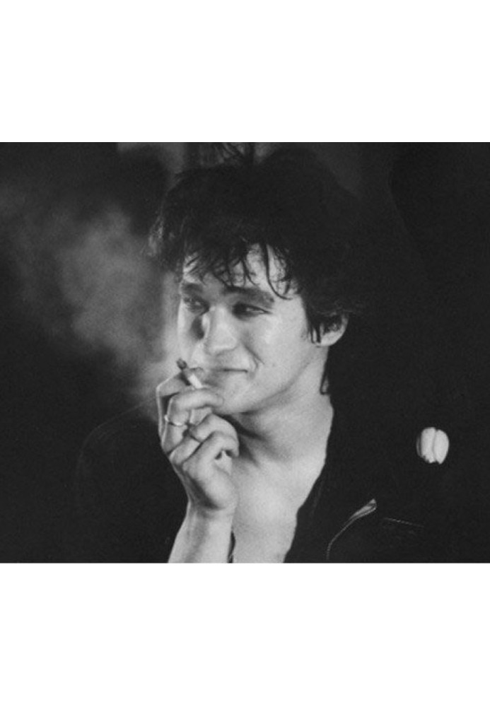 Viktor Tsoi as a teenage singer and destructor