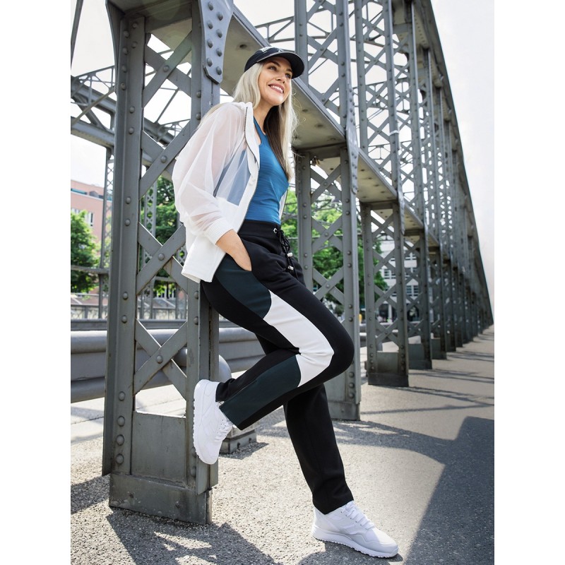 Pattern Pants in a sporty...