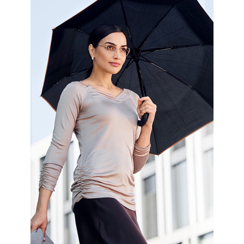 Pattern Pullover of a...