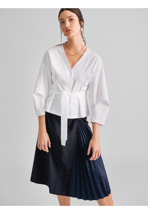 Pattern Blouse-shirt with voluminous sleeves (Burda 5/2020, pattern number 105 B)