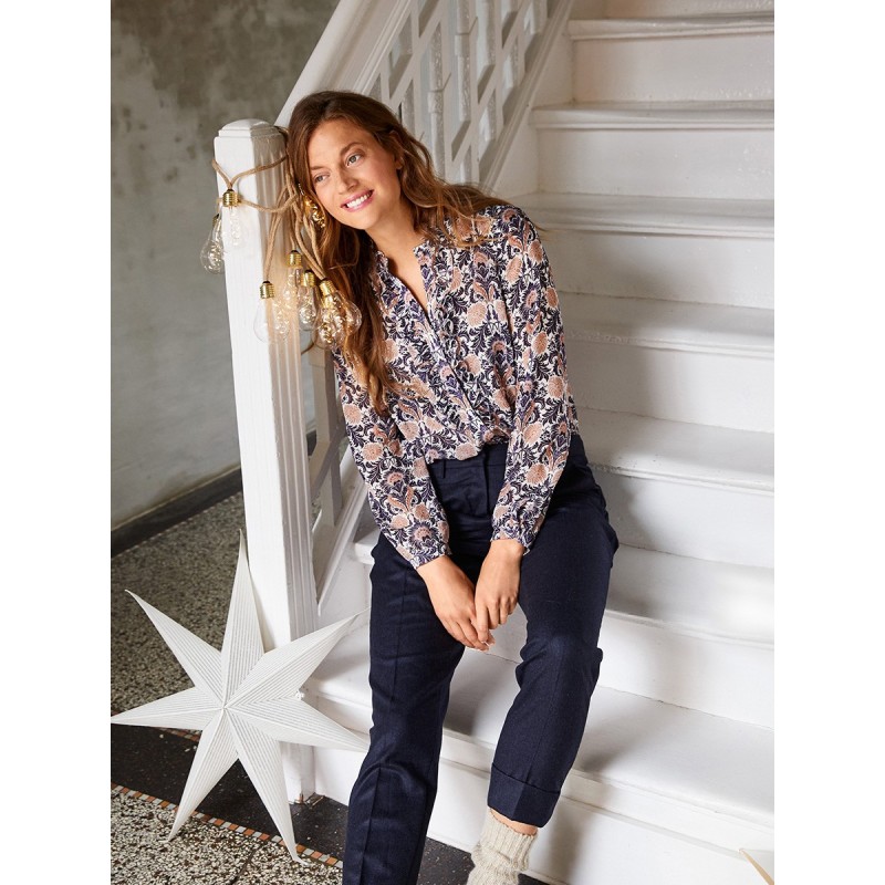 Pattern Shirt cut blouse...