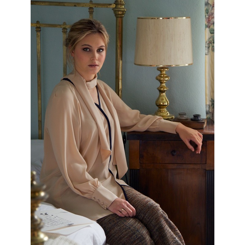 Pattern Shirt cut blouse...