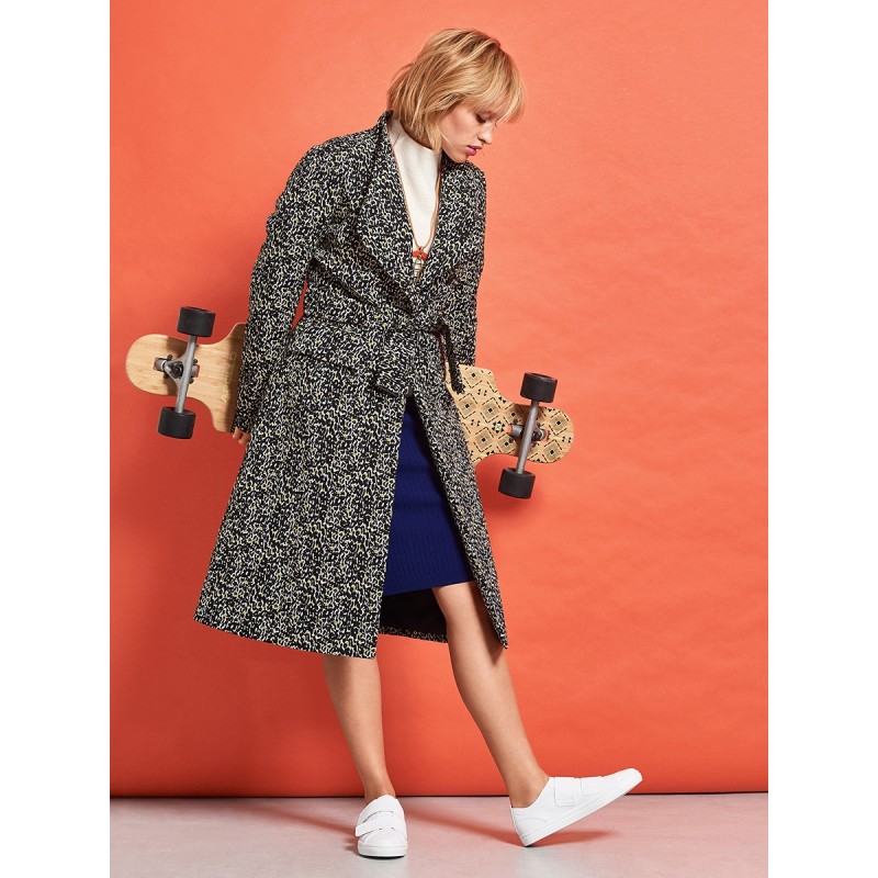 Pattern Coat of a fitted...