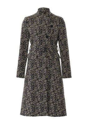 Pattern Coat of a fitted silhouette with a stand-up collar (Burda 10/2018, pattern number 107 B)