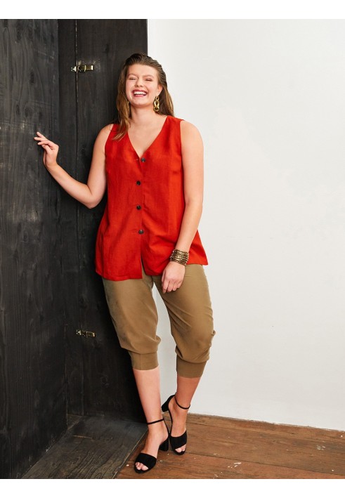 Pattern Top of a simple cut with contrasting buttons (Burda 5/2020, pattern number 125 B)