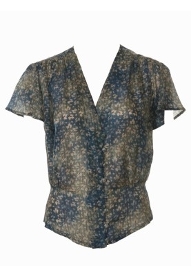 Pattern Blouse in retro style with winged sleeves (Burda 1/2011, pattern number 102)