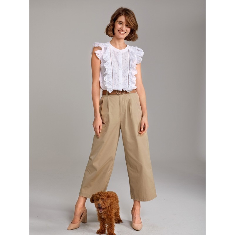 Pattern Blouse of a flared...