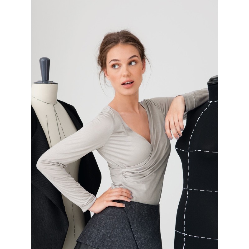 Pattern Pullover of a...