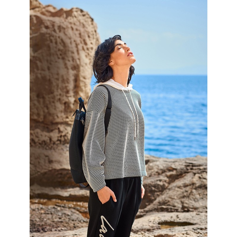 Pattern Spacious pullover...