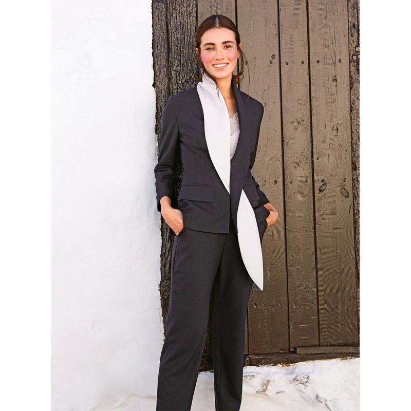 Pattern Pants of a narrow...