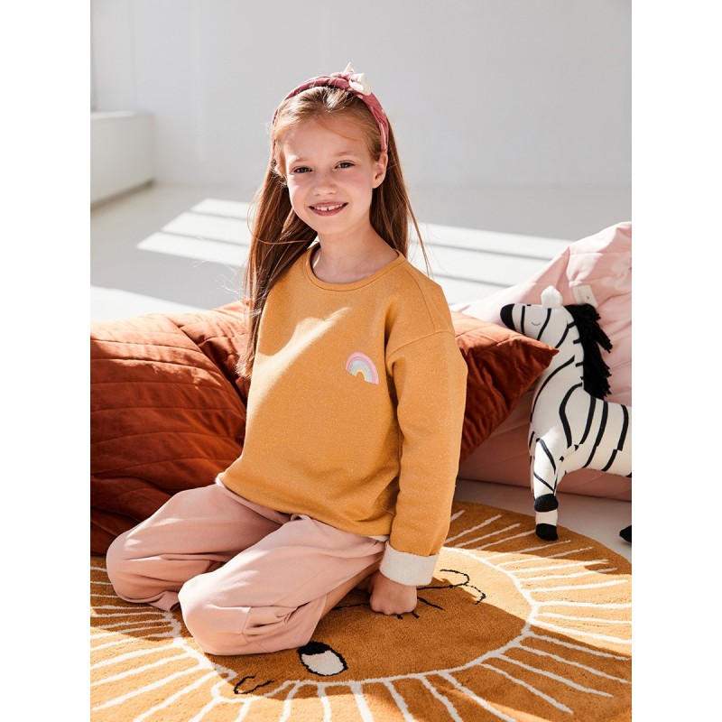 Pattern Simple cut pullover...