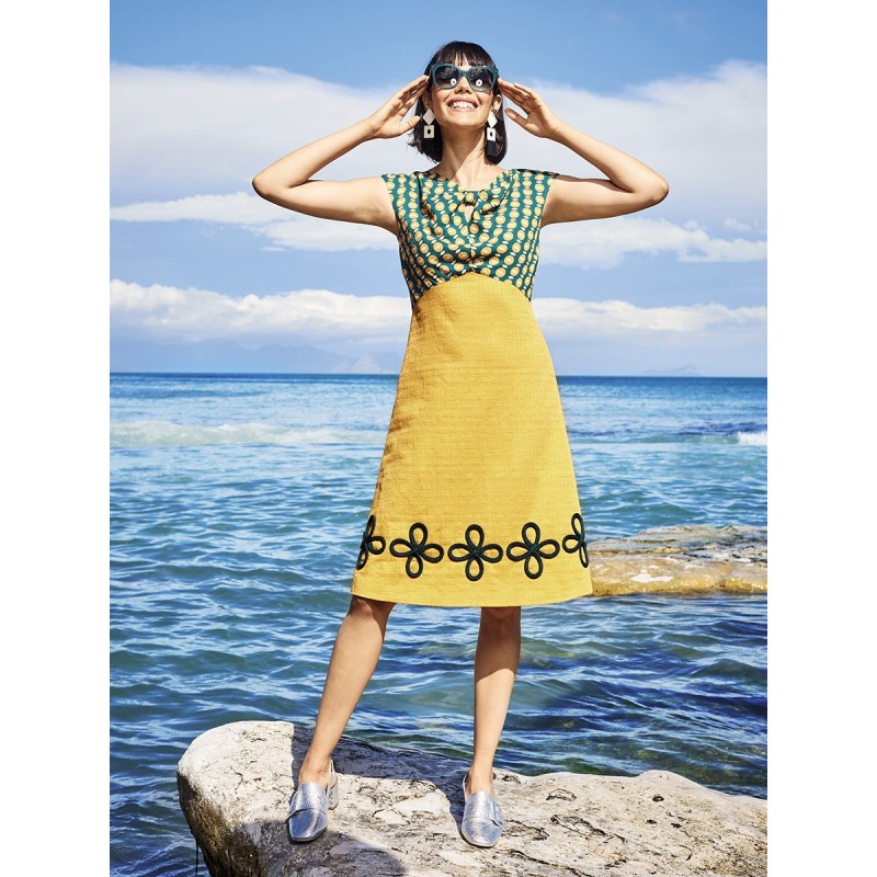 Pattern Dress with high...