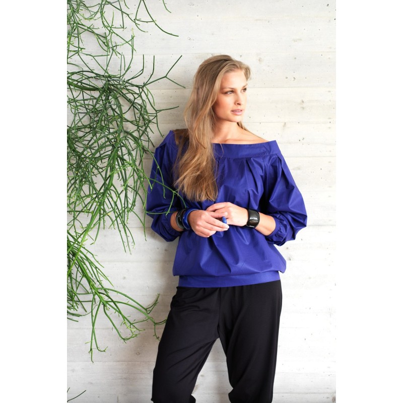 Pattern Linen pants on an...