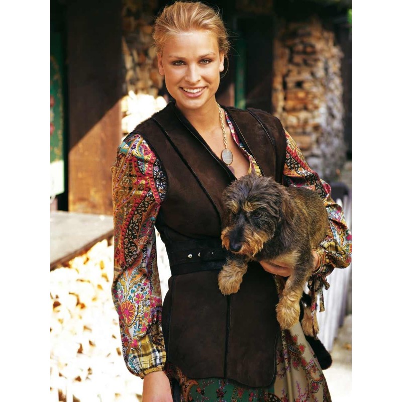 Pattern Vest made of...