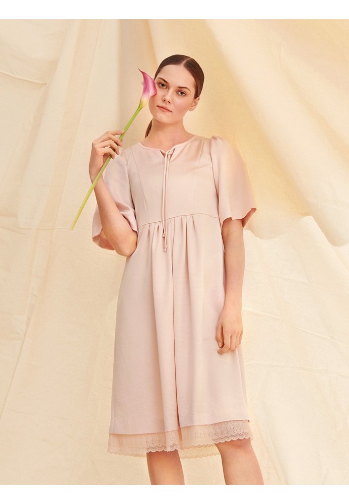 Pattern Empire dress with lace on the bottom edge (Burda 7/2020, pattern number 109)