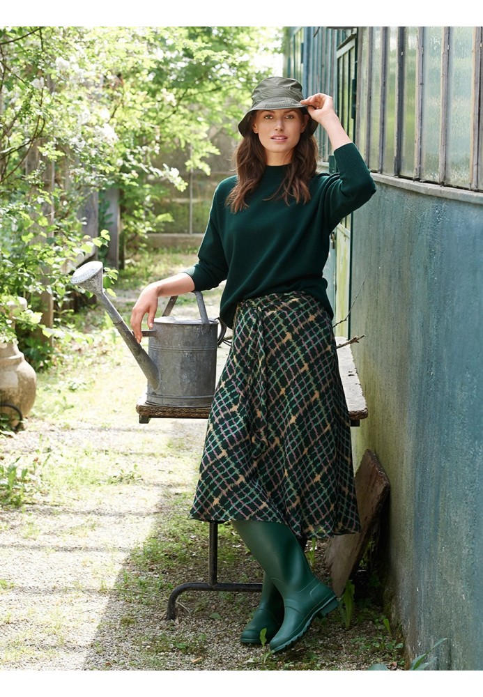 Pattern Skirt with a long solid cut tie at the waist (Burda 11/2019, pattern number 111 A)