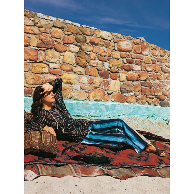 Pattern Pants with a flared...