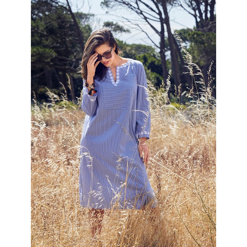 Pattern Straight-cut dress...