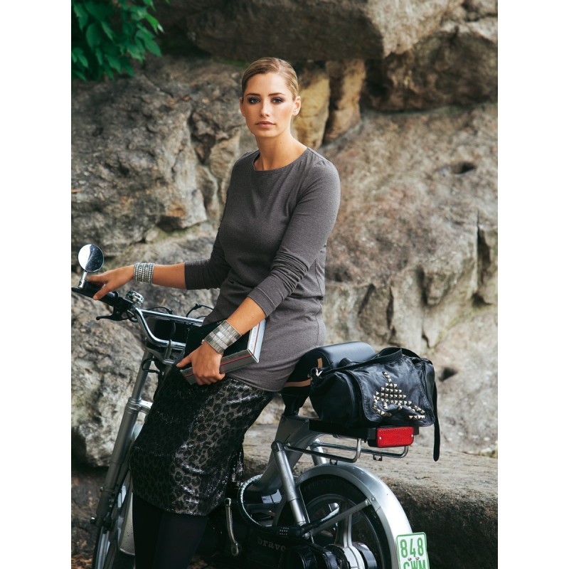 Pattern Long pullover of a...