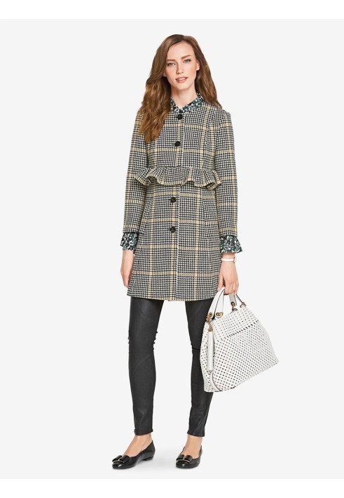 Pattern Boucle coat with a hood (Burda 2/2018, pattern number 6361 B)