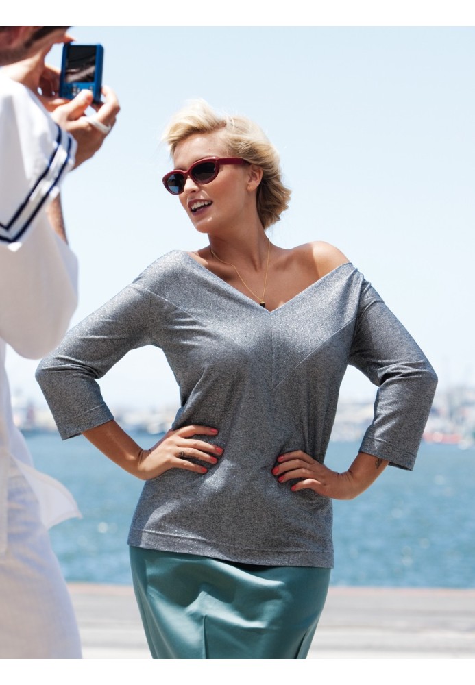 Pattern Pullover with deep V-necks (Burda 7/2012, pattern number 136 A)