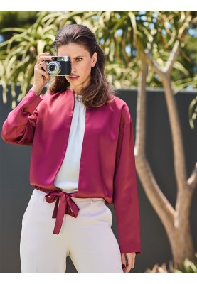 Pattern Sports cut blouse with narrow lapels (Burda 7/2019, pattern number 113 A)