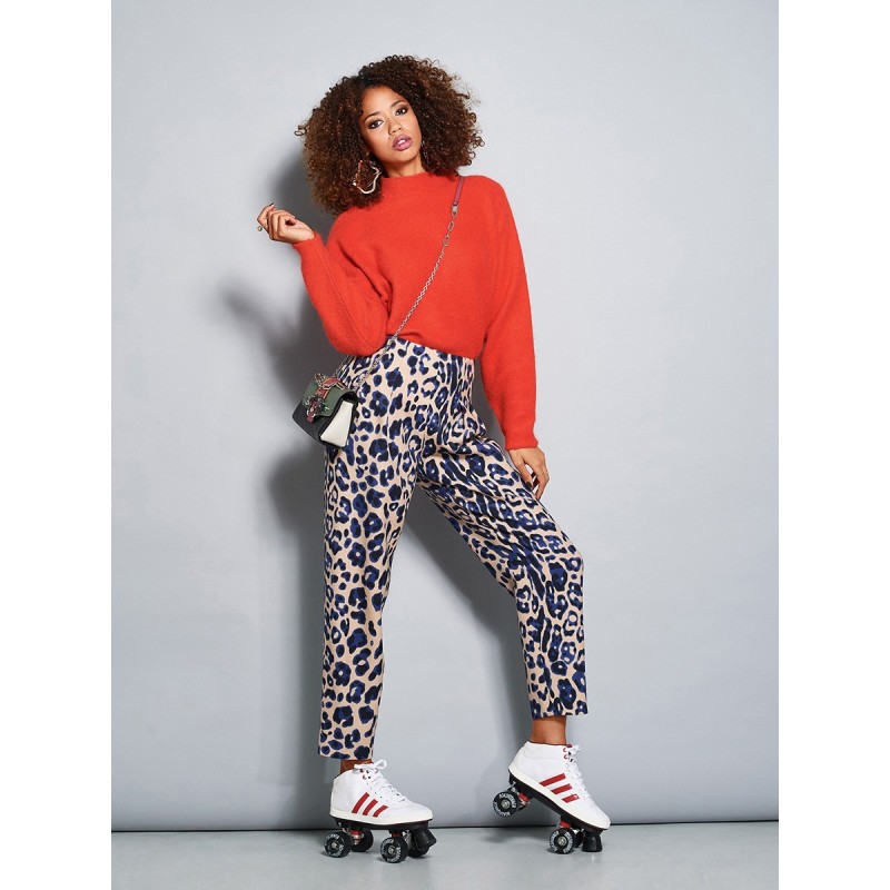 Pattern Pants of a tapered...