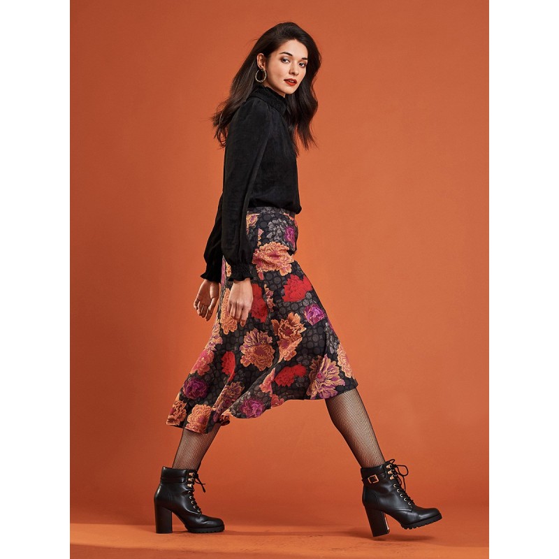 Pattern Asymmetric skirt...