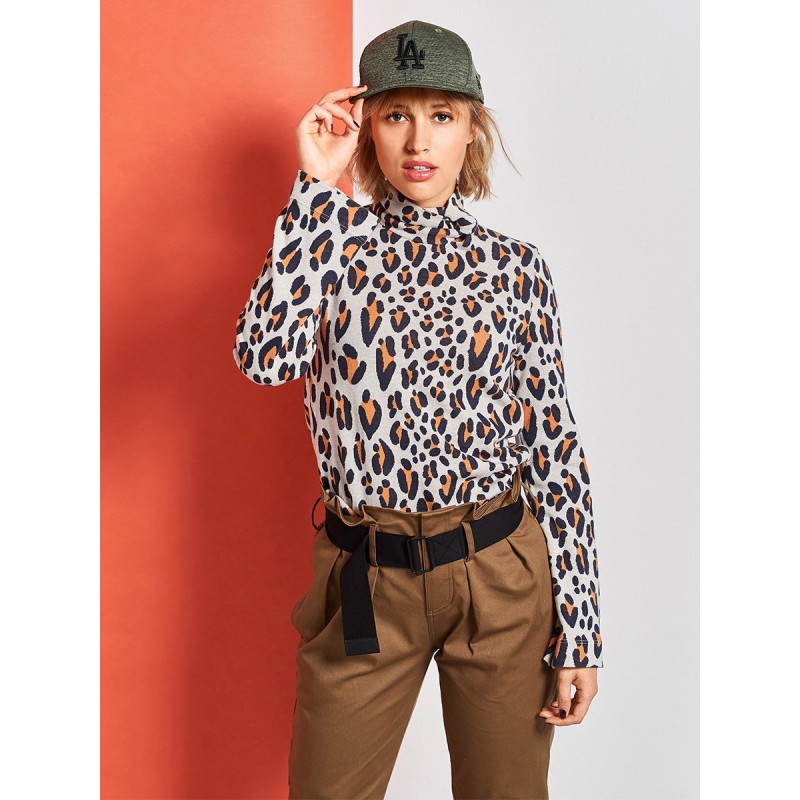 Pattern Pullover with a...