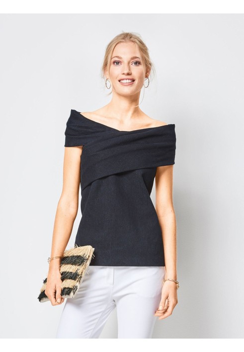 Pattern Top of a fitted silhouette with a wide collar (Burda 1/2018, pattern number 6435 A)