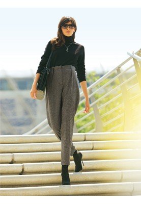 Pattern Pants with a high fit and outward folds (Burda 12/2010, pattern number 108 B)