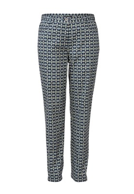 Pattern Pants in denim style with a tapered cut (Burda 8/2020, pattern number 126)