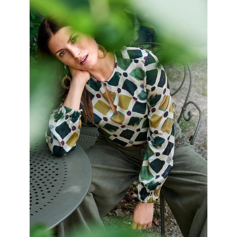 Pattern Blouse of a simple...