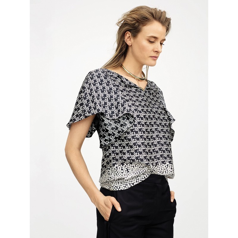 Pattern Straight-cut blouse...