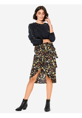 Pattern Skirt of a straight cut with a smell and a frill (Burda 1/2020, pattern number 6200 B)