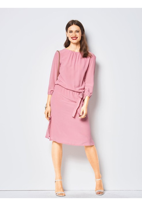 Pattern Dress of a simple cut with 3/4 sleeves (Burda 1/2018, pattern number 6413 B)