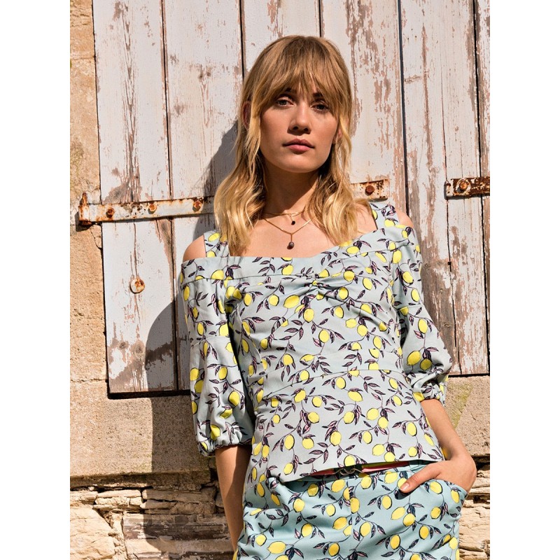 Pattern Blouse with a...