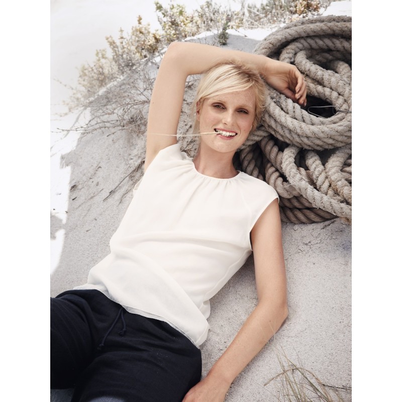 Pattern Two-layer blouse...