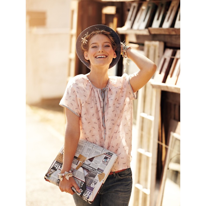 Pattern Straight-cut blouse...