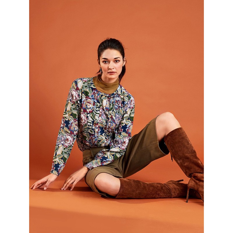 Pattern Straight-cut blouse...