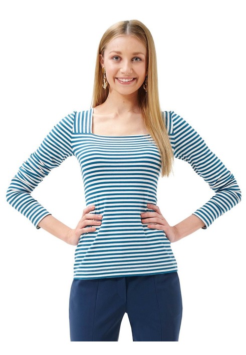 Pattern Long pullover with a square neckline (Burda 2/2015, pattern number 6722 C)