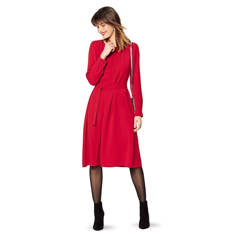 Pattern Dress with a flared...