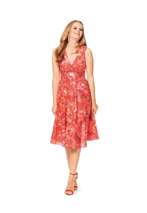 Pattern A cutaway dress with a deep neckline (Burda 1/2017, pattern number 6554 A)