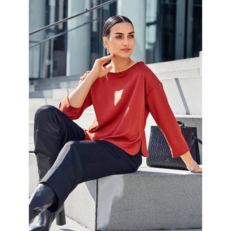 Pattern Simple cut pullover...