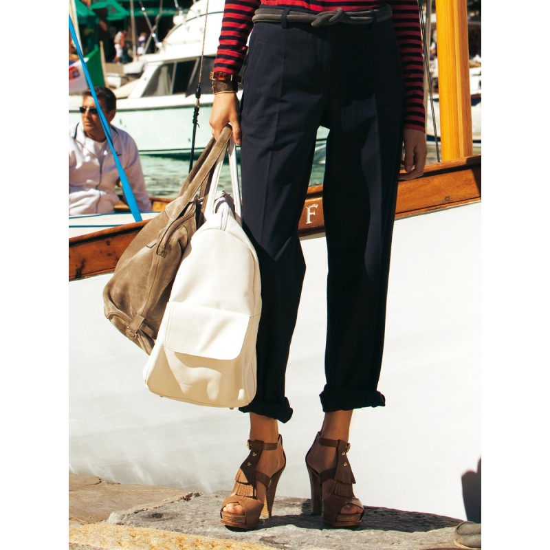 Pattern Pants of a narrow...