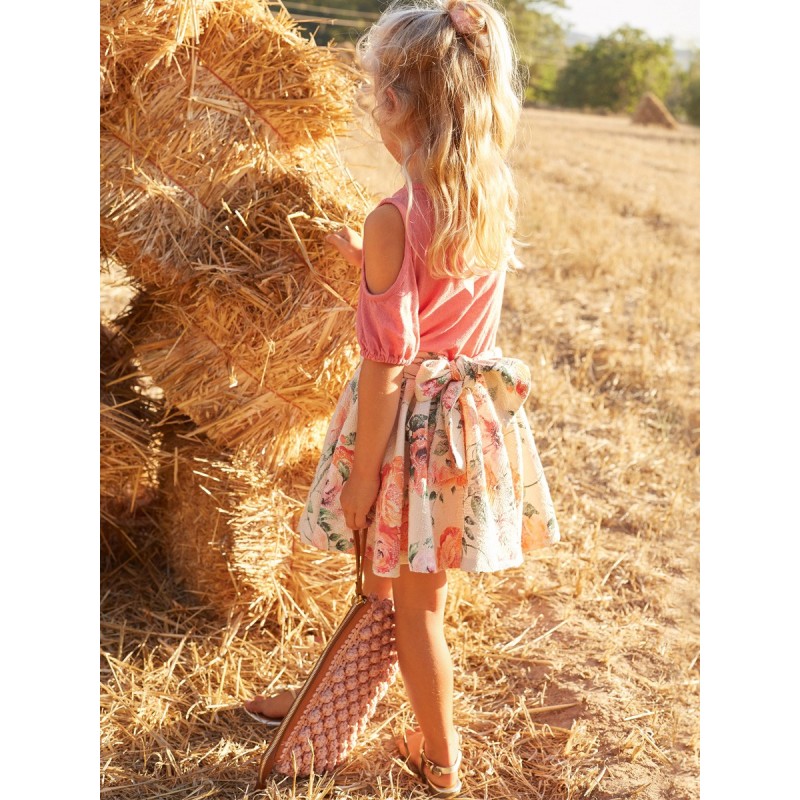 Pattern Skirt of a lush cut...