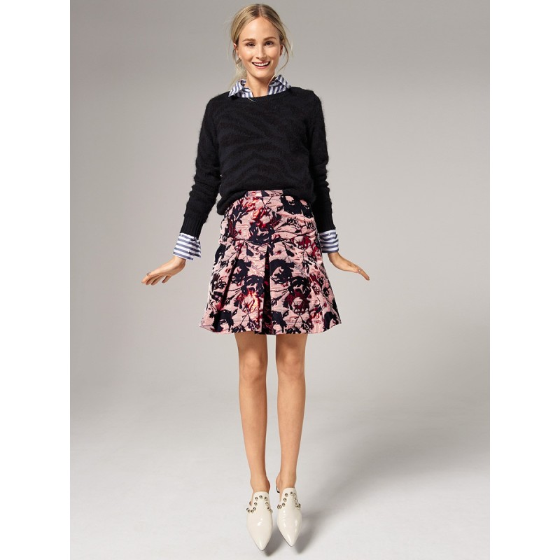 Pattern Short skirt on a...