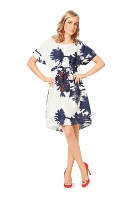 Pattern Dress of a free cut with a drawstring at the waist (Burda 2/2015, pattern number 6732 A)