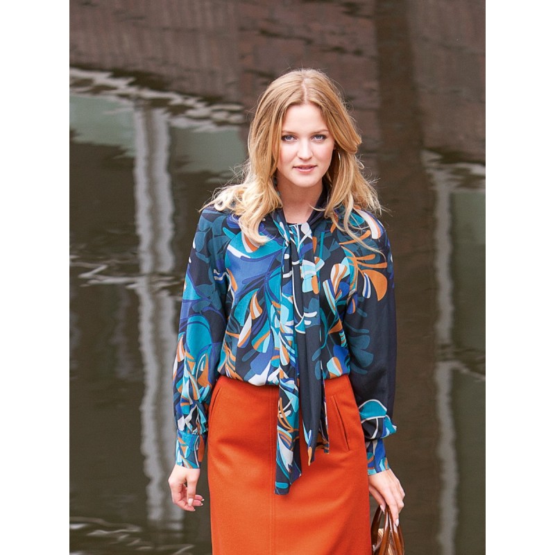 Pattern Blouse with raglan...