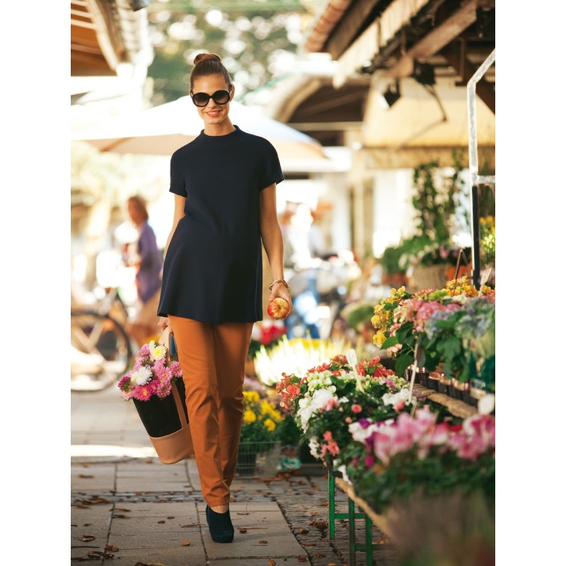 Pattern Pants of a narrow...